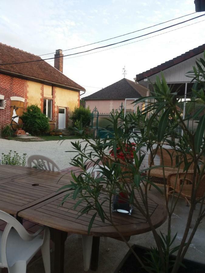 Campagn'Arts Bed and Breakfast Villechétif Exteriör bild